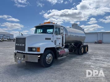 Main image Mack CH613